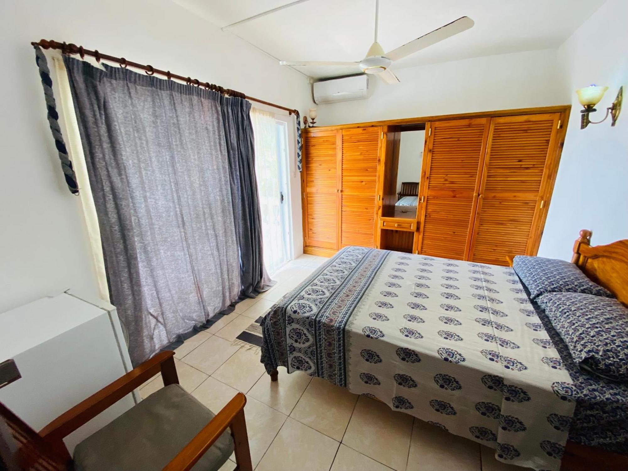 Oceanic View Apartments Beau Vallon  Exterior photo