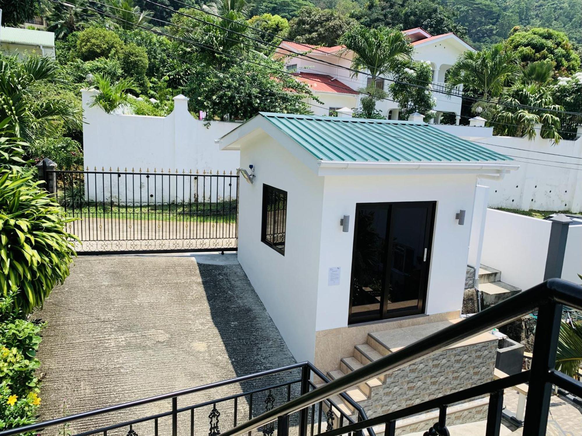 Oceanic View Apartments Beau Vallon  Exterior photo